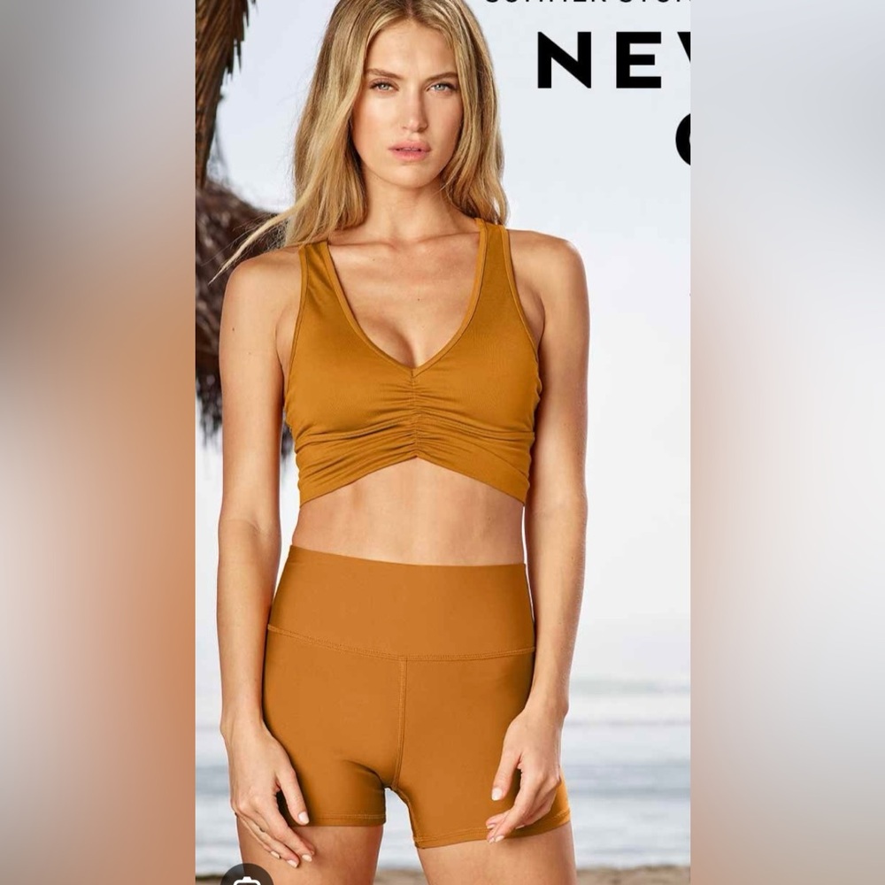 Alo Yoga High Waisted Shorts 3”